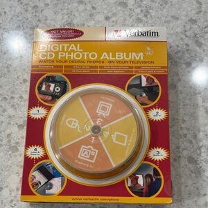 NWT Verbatim Digital CD Photo Album w/CDs & album, labels. Unopened.